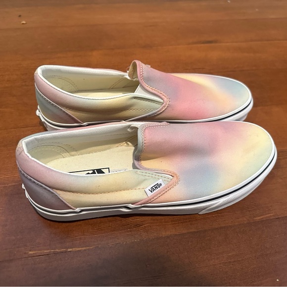 Vans - Picture 3 of 8